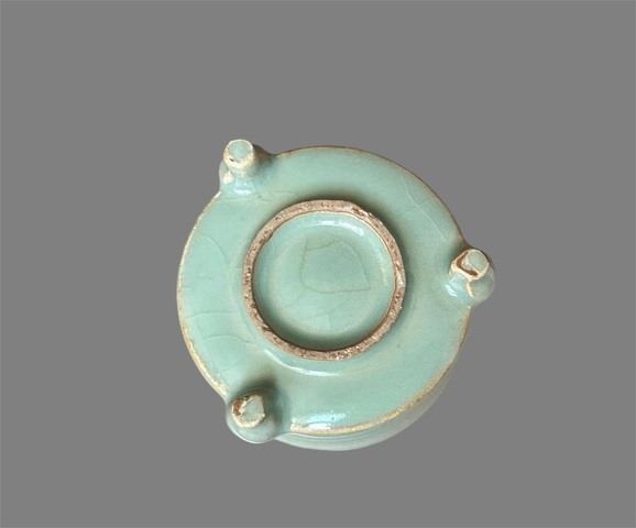古玩陶瓷龍泉窯奩式爐真品鑒賞圖
