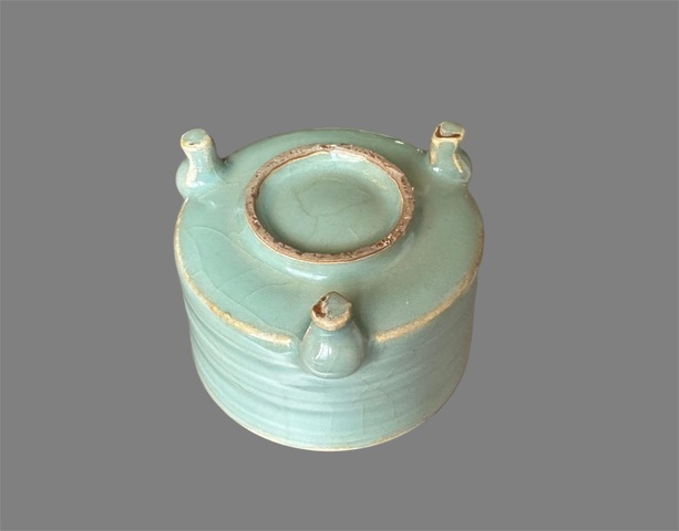古玩陶瓷龍泉窯奩式爐真品鑒賞圖