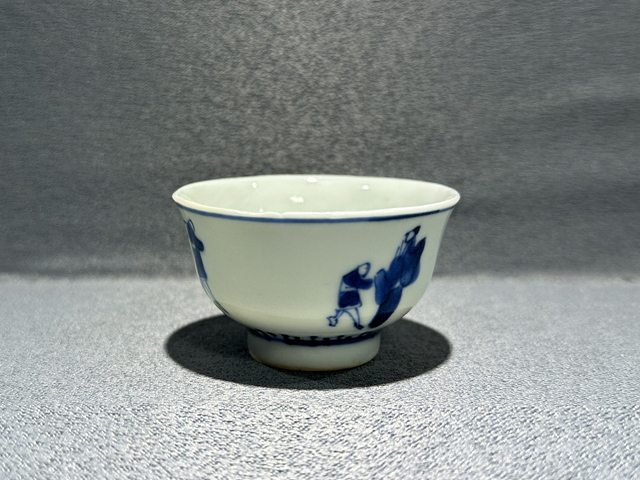古玩陶瓷晚清·青花市井人物紋茶杯真品鑒賞圖