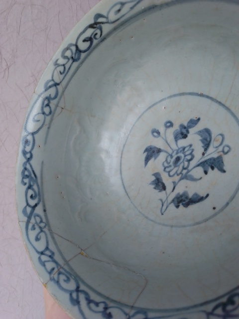 古玩陶瓷元青花纏枝花卉紋碗拍賣，當(dāng)前價格18888元
