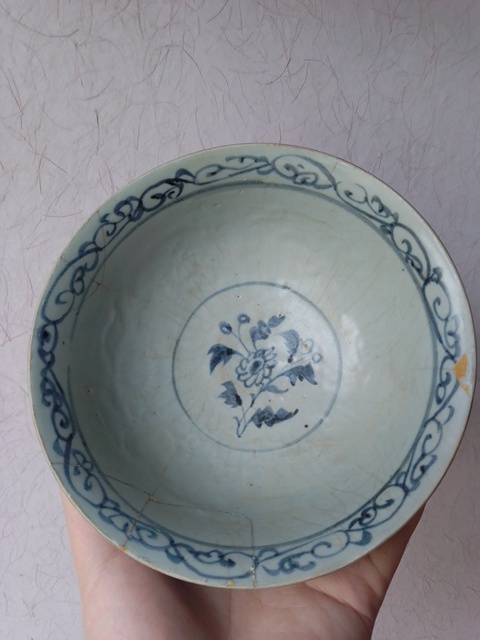古玩陶瓷元青花纏枝花卉紋碗拍賣，當(dāng)前價格18888元