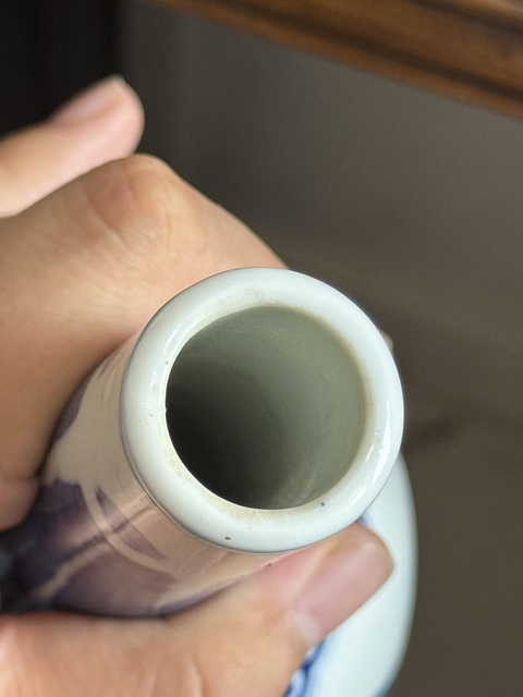 古玩陶瓷青花團(tuán)花紋膽瓶真品鑒賞圖