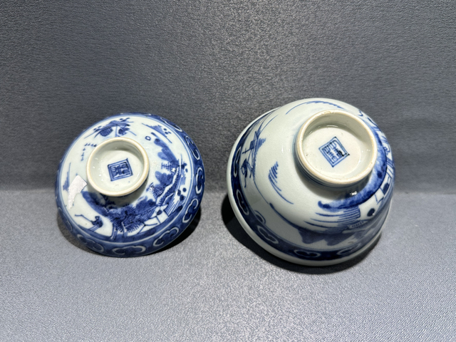 古玩陶瓷清中期·青花山水人物紋蓋碗真品鑒賞圖