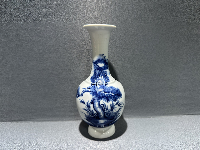古玩陶瓷清中期·青花松竹紋長頸瓶真品鑒賞圖