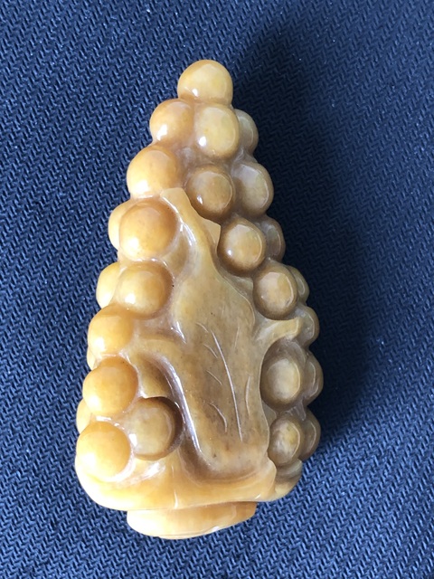 古玩玉器翡翠雕“葡萄”把件真品鑒賞圖