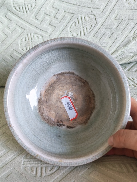 古玩陶瓷明代龍泉窯青釉三足爐真品鑒賞圖