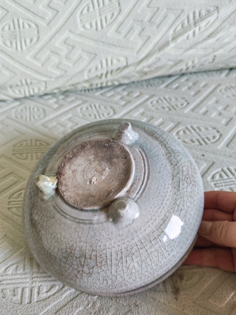 古玩陶瓷明代龍泉窯青釉三足爐真品鑒賞圖