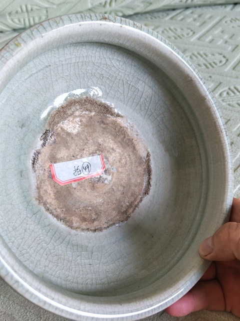 古玩陶瓷明代龍泉窯青釉三足爐真品鑒賞圖