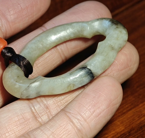 古玩玉器和田玉雕“海棠環(huán)”真品鑒賞圖