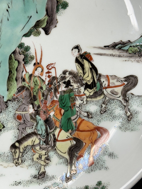 古玩陶瓷刀馬人五彩盤真品鑒賞圖
