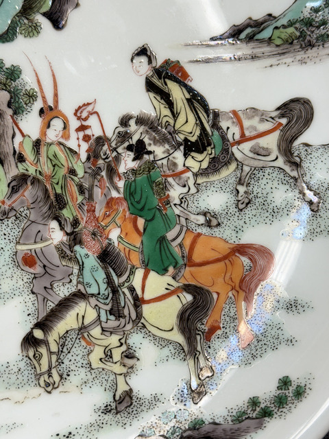 古玩陶瓷刀馬人五彩盤真品鑒賞圖