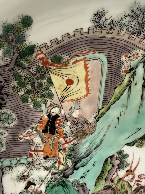 古玩陶瓷刀馬人五彩盤真品鑒賞圖
