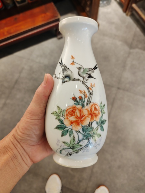 古玩陶瓷粉彩花鳥紋瓶真品鑒賞圖