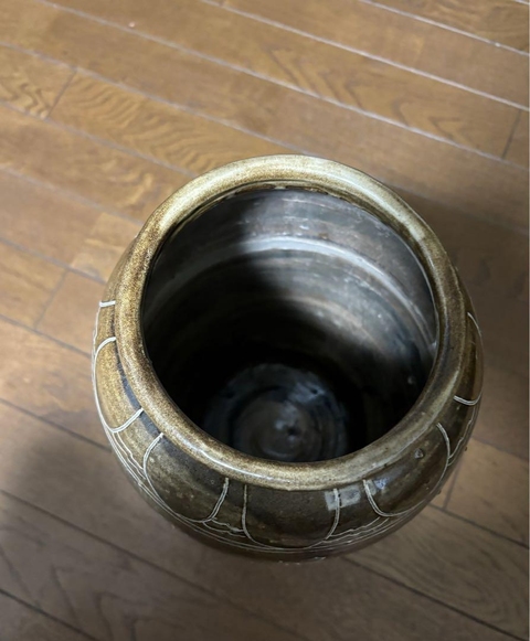 古玩陶瓷黃釉刻花鳥紋罐真品鑒賞圖