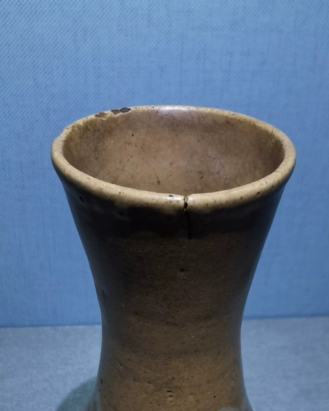古玩陶瓷磁州窯黃釉堆白花鳥紋撇口瓶真品鑒賞圖