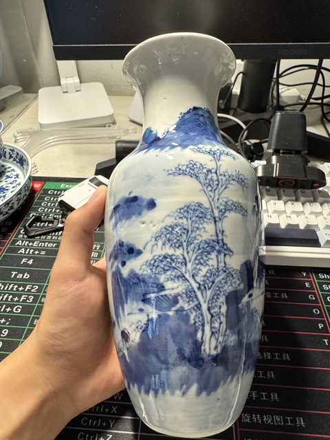 古玩陶瓷青花山水人物紋撇口瓶真品鑒賞圖