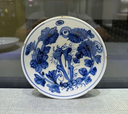 古玩陶瓷青花盤真品鑒賞圖