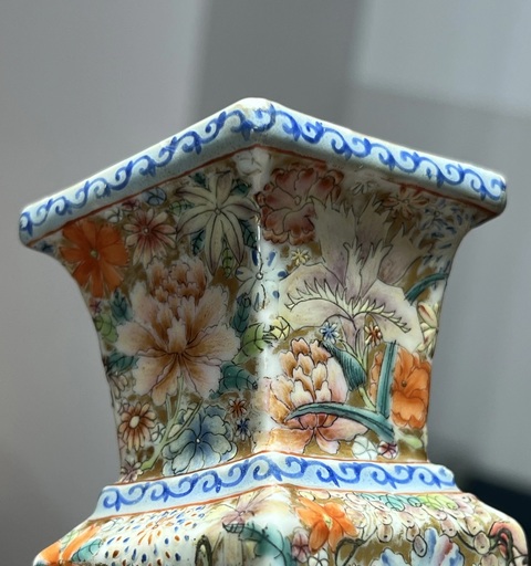 古玩陶瓷粉彩百花不落地四方花觚真品鑒賞圖