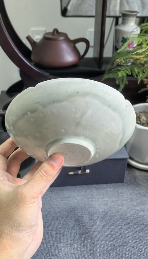 古玩陶瓷青白釉刻花葵口碗真品鑒賞圖
