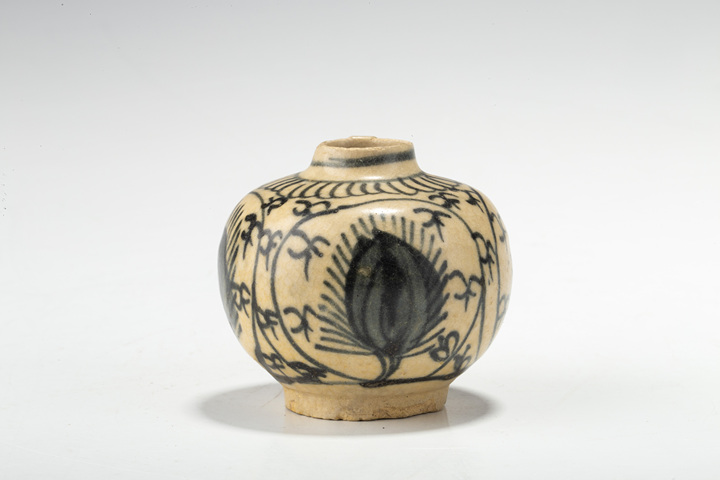 古玩陶瓷明晚·青花纏枝花卉紋小罐真品鑒賞圖