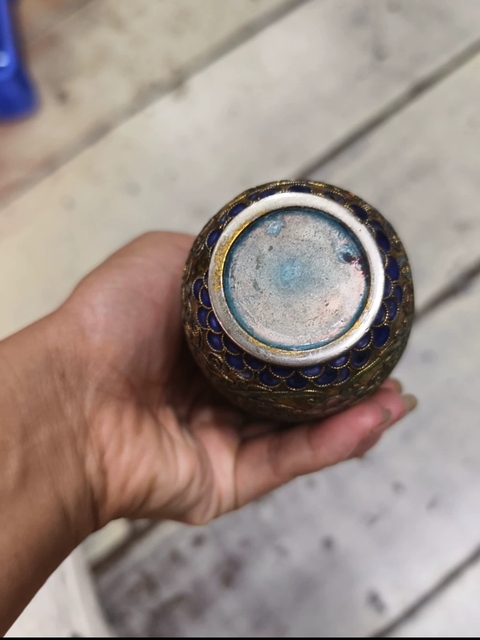 古玩陶瓷花卉紋撇口瓶真品鑒賞圖