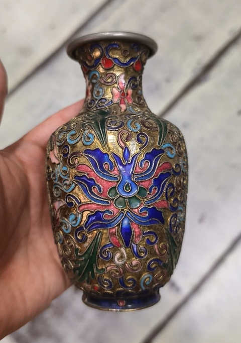 古玩陶瓷花卉紋撇口瓶真品鑒賞圖