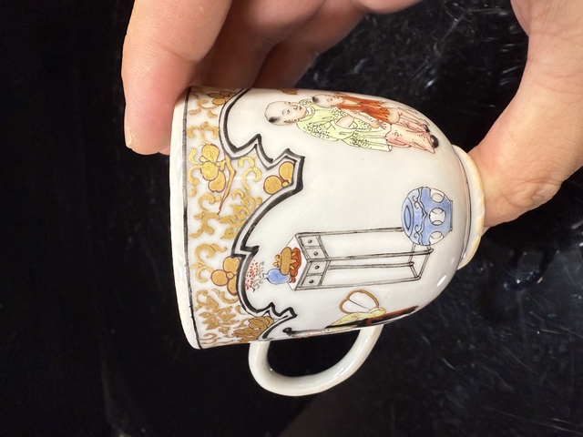 古玩陶瓷人物紋執(zhí)杯真品鑒賞圖