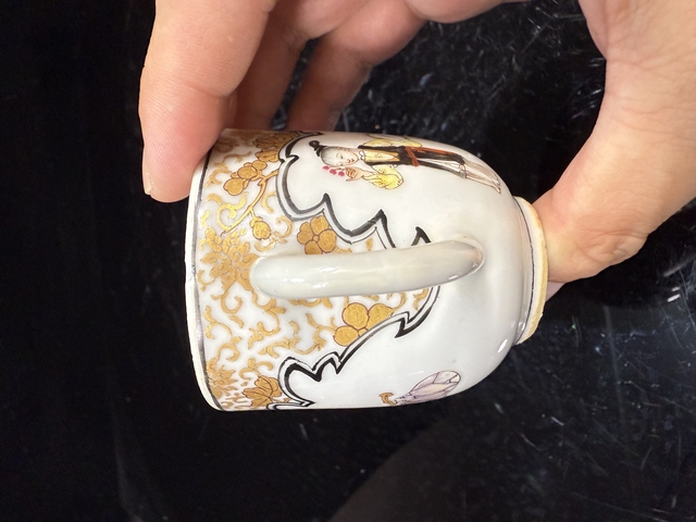 古玩陶瓷人物紋執(zhí)杯真品鑒賞圖