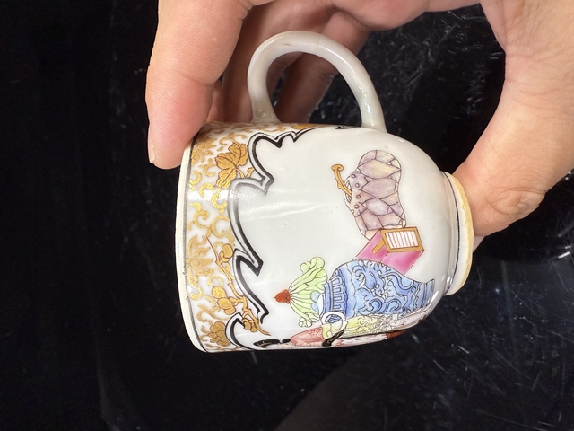 古玩陶瓷人物紋執(zhí)杯真品鑒賞圖