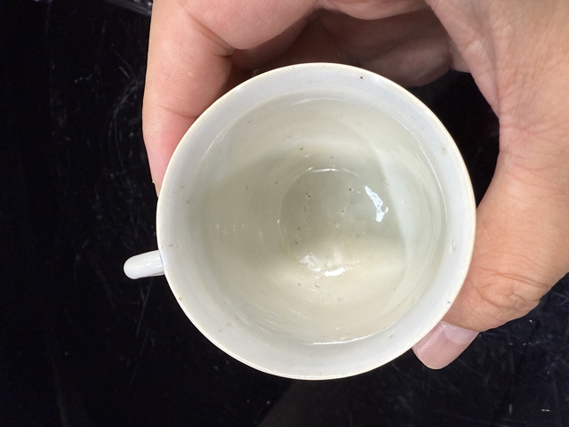 古玩陶瓷人物紋執(zhí)杯真品鑒賞圖