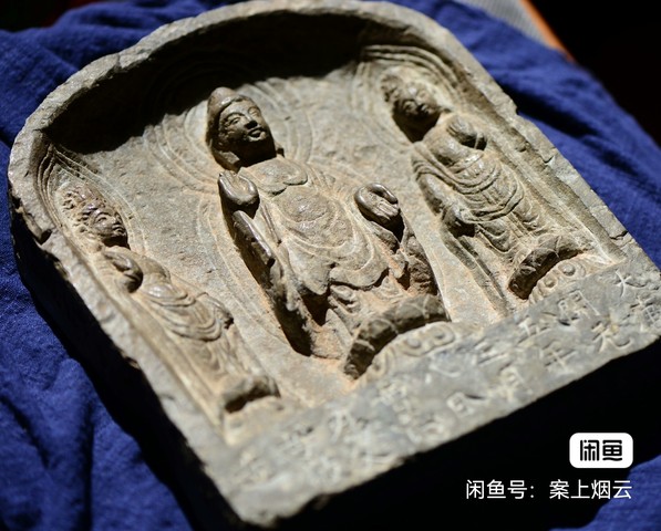 古玩雜項一佛二菩薩三尊像真品鑒賞圖