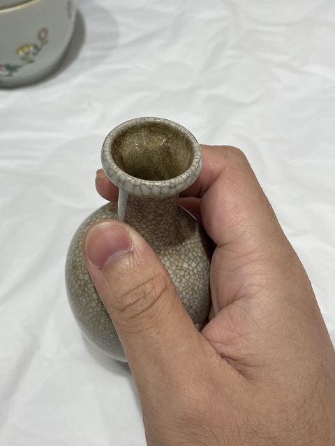 古玩陶瓷哥釉瓶真品鑒賞圖
