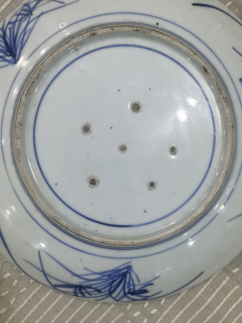 古玩陶瓷花卉紋青花盤真品鑒賞圖