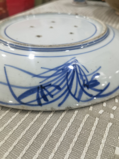 古玩陶瓷花卉紋青花盤真品鑒賞圖
