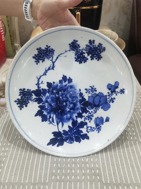 古玩陶瓷花卉紋青花盤真品鑒賞圖