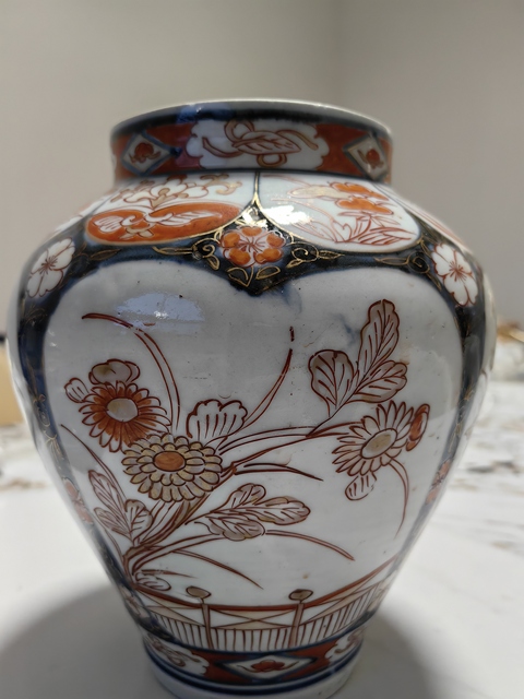 古玩陶瓷青花礬紅描金花卉紋罐（日本瓷）真品鑒賞圖