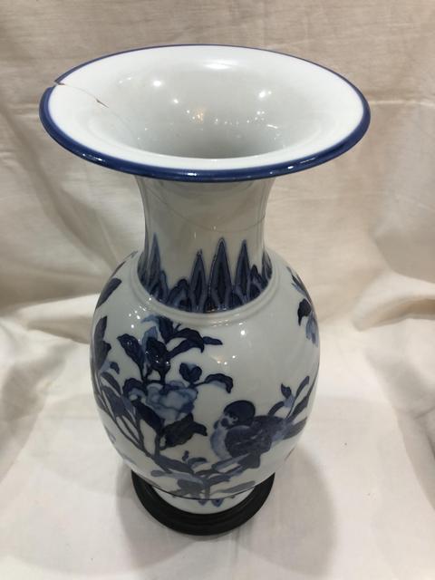 古玩陶瓷花鳥紋瓶真品鑒賞圖