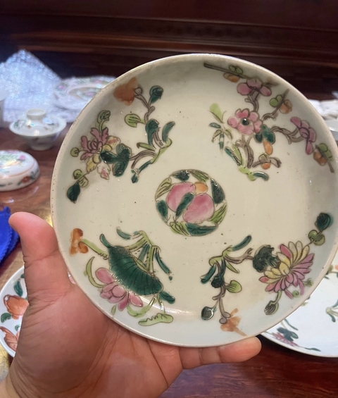 古玩陶瓷四季花卉紋粉彩盤真品鑒賞圖