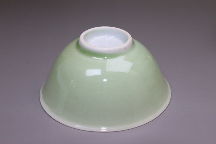 古玩陶瓷民國(guó)時(shí)期·翠青釉茶圓拍賣(mài),當(dāng)前價(jià)格0元