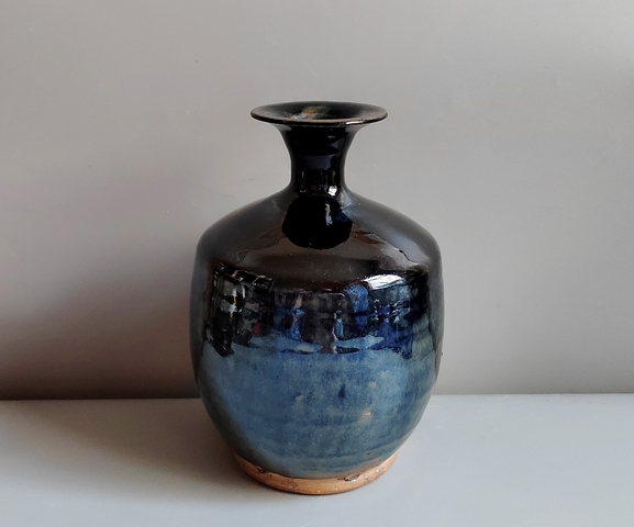 古玩陶瓷窯變黑釉撇口瓶真品鑒賞圖