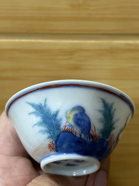古玩陶瓷花鳥紋斗彩盞真品鑒賞圖