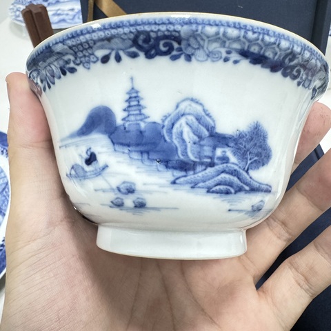 古玩陶瓷乾隆細(xì)路青花折沿茶圓真品鑒賞圖
