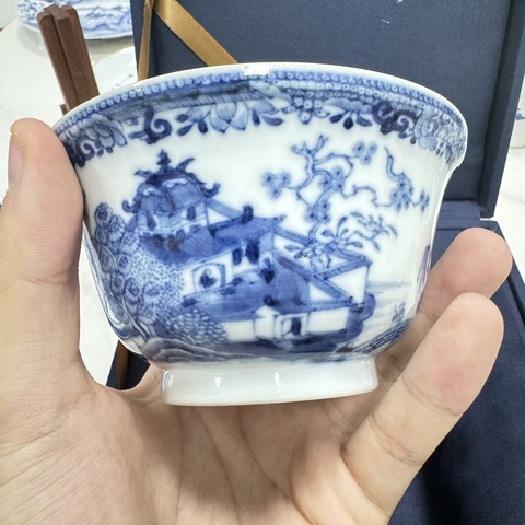 古玩陶瓷乾隆細(xì)路青花折沿茶圓真品鑒賞圖