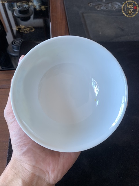 古玩陶瓷黃地粉彩福祿萬代萬壽無疆紋碗真品鑒賞圖
