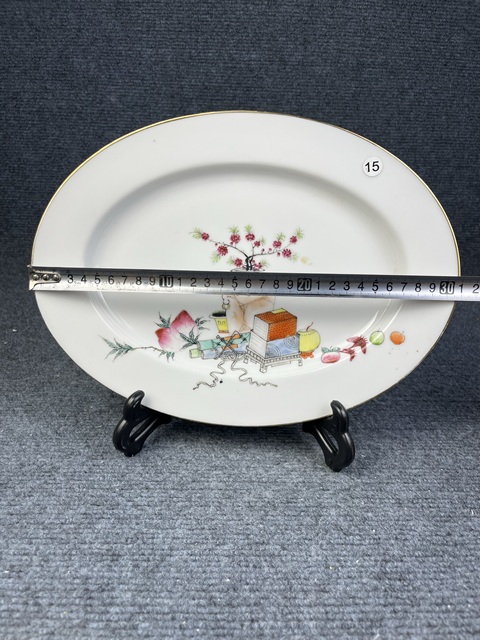 古玩陶瓷粉彩博古花卉紋盤真品鑒賞圖