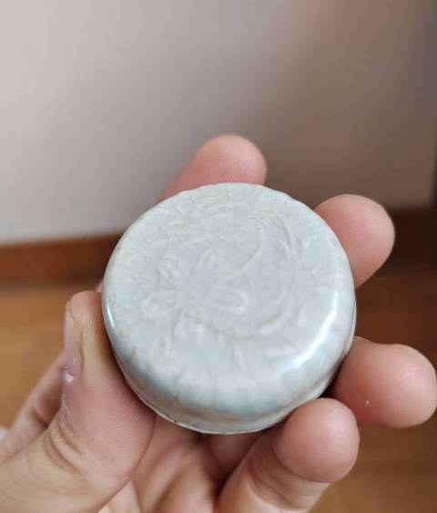 古玩陶瓷青白釉花卉紋粉盒真品鑒賞圖