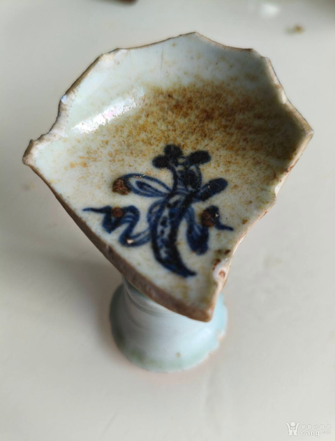 古玩陶瓷元青花花卉紋高足杯標本真品鑒賞圖