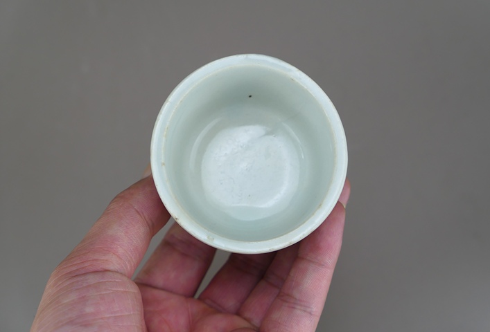古玩陶瓷清末民初甜白釉唇口杯拍賣，當前價格33元