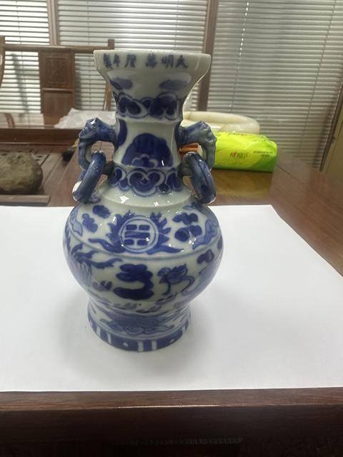 古玩陶瓷青花瓶真品鑒賞圖