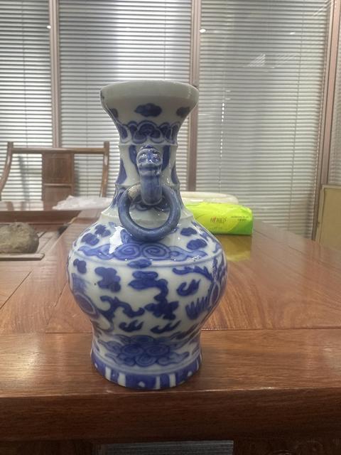 古玩陶瓷青花瓶真品鑒賞圖